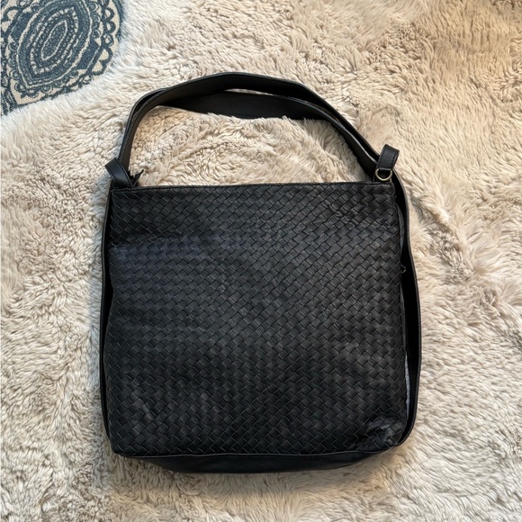 New Mandrn Leather ‘Evra’ Woven Tote black backpack - Picture 13 of 17